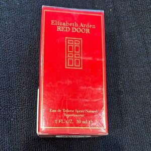 NWOT- Elizabeth Arden RED DOOR perfume